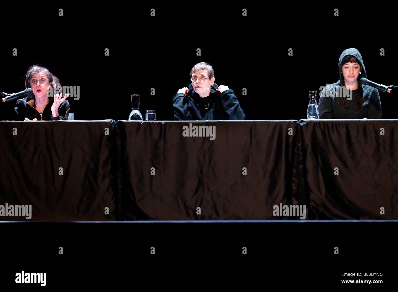 Die Schauspielerinnen Anna Thalbach, Katharina Thalbach und Nellie Thalbach bei der Veranstaltung „Macbeth – drei Generationen Thalbach Read Shakespeare“ im Rahmen von lit.Cologne 2026 im Theater am Tanzbrunnen. Köln, 21.03.2026 Stockfoto