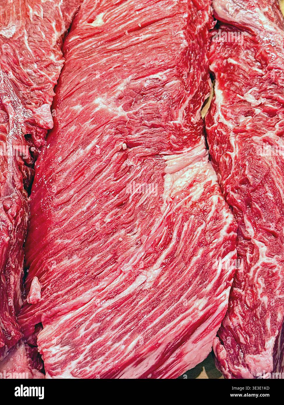 Nahaufnahme eines Steaks auf einem Marktstand. Keine Personen. Stockfoto