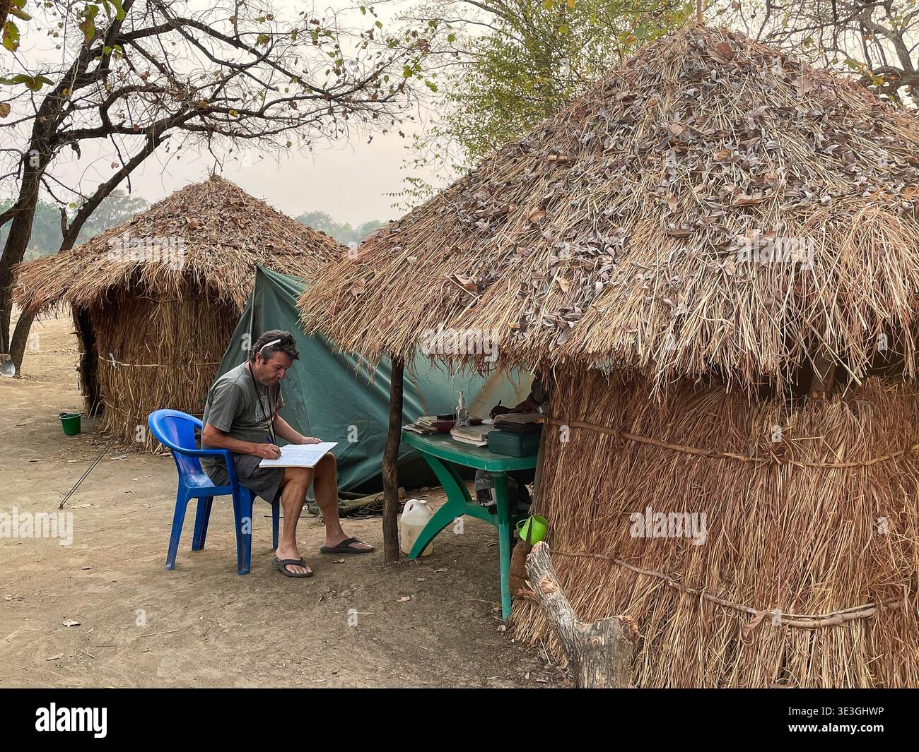 Eingang und Ponton-Überquerung zum North Luangwa National Park, Sambia Stockfoto