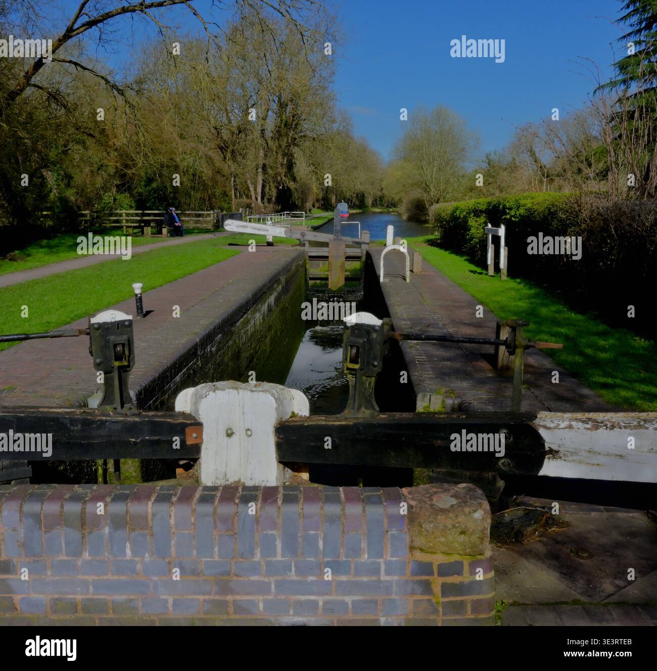 Compton Lock am Staffordshire & Worcestershire Canal im Abschnitt Wolverhampton mit Brücke Nr. 60. Stockfoto