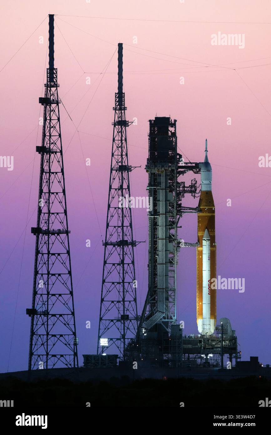 Der Gürtel der Venus hinter Artemis II, als die Sonne aufgeht. Stockfoto