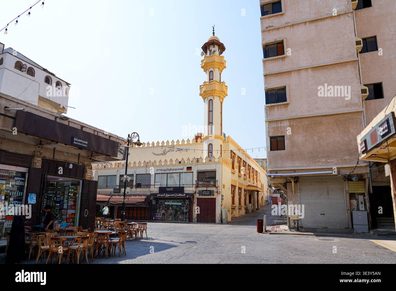 Die historische Al-Maghrabi Moschee und Minarett in Al-Balad, der Altstadt von Dschidda, Saudi-Arabien Stockfoto
