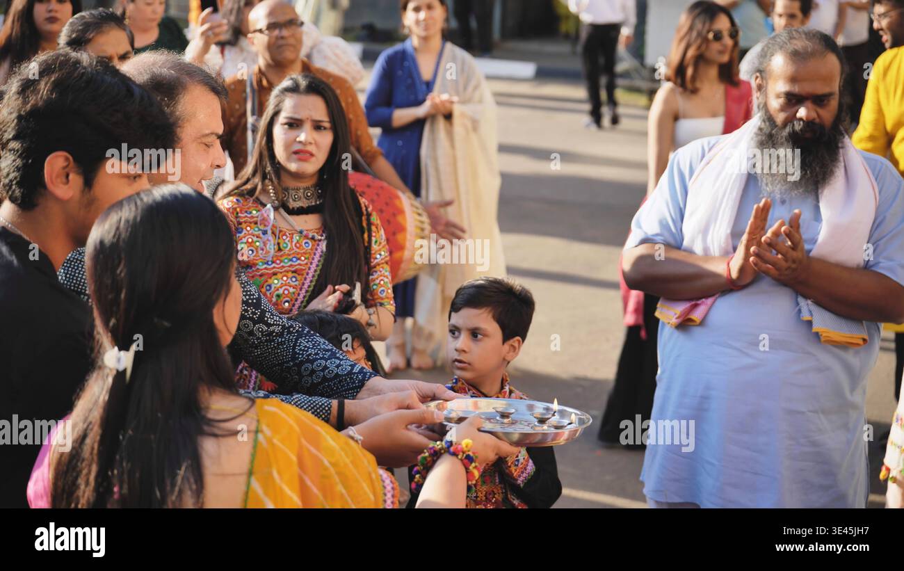 Delhi, Indien - 19. September 2025: Menschen feiern das Ganesh Chaturthi Festival mit traditionellen Ritualen in Indien Stockfoto