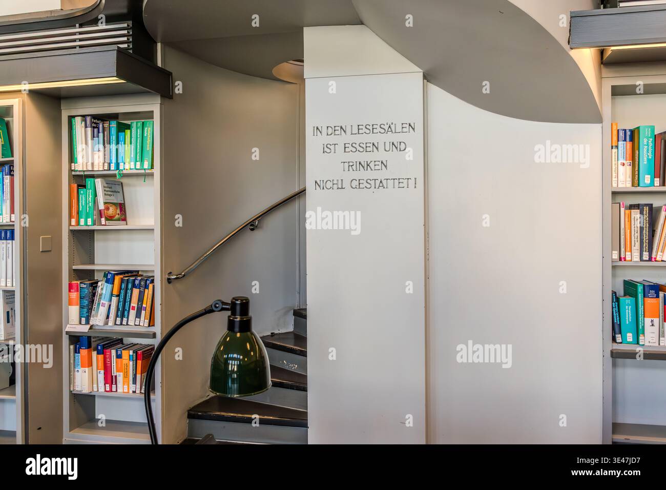 Essen und Trinken sind in den Lesesälen der Deutschen Nationalbibliothek in Leipzig, Sachsen, Deutschland nicht erlaubt Stockfoto