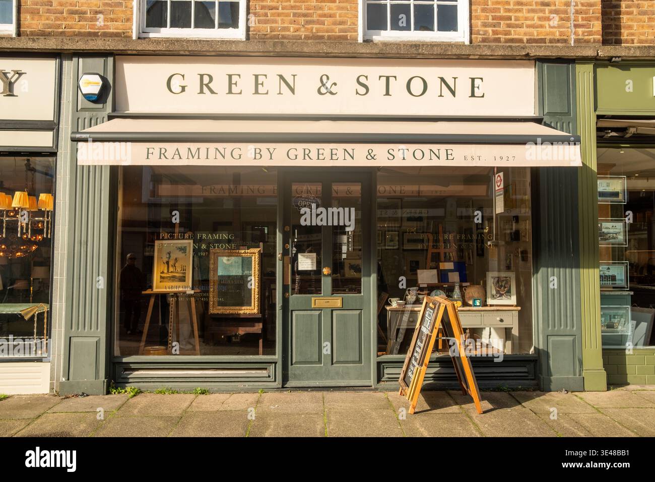 LONDON - 4. FEBRUAR 2026: Green & Stone Artists Material and Framing Shop an der Fulham Road SW10 Stockfoto