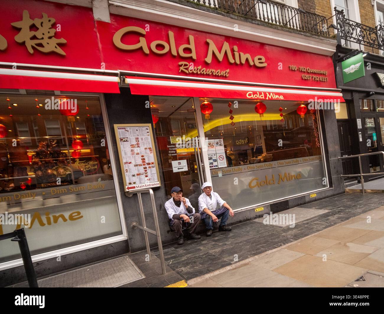 LONDON - 26. FEBRUAR 2026: Chinesisches Goldmine-Restaurant mit Dim Sum täglich auf Queensway Bayswater Stockfoto