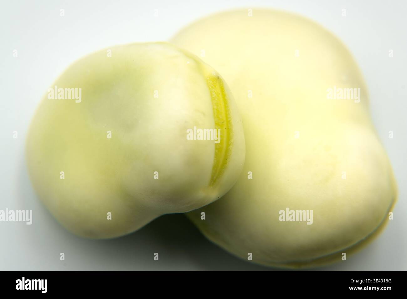 Grüne, breite Bohnen, ein hochwertiges vegetarisches Essen Stockfoto