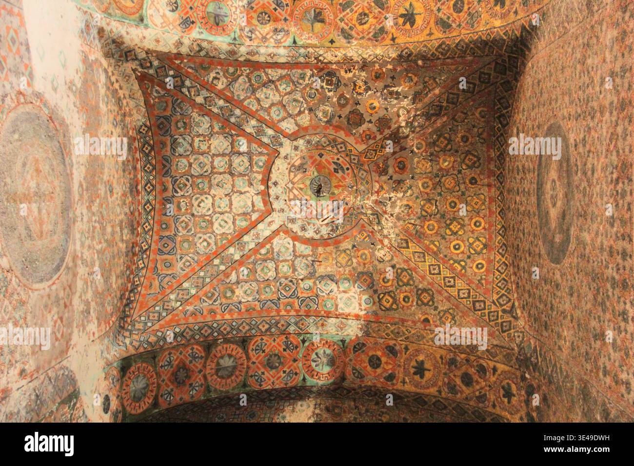 Ein Teil der Wanddekoration spiegelt den einzigartigen architektonischen und künstlerischen Glanz der historischen Hagia Sophia Kirche in Istanbul wider Stockfoto