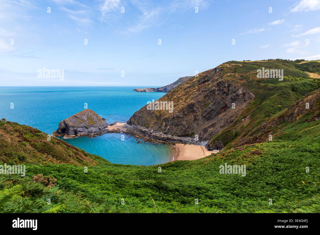 Der spektakuläre Blick von der beliebten Ceredigion Küste von Treath Bach in der Nähe von Llangrannog Stockfoto