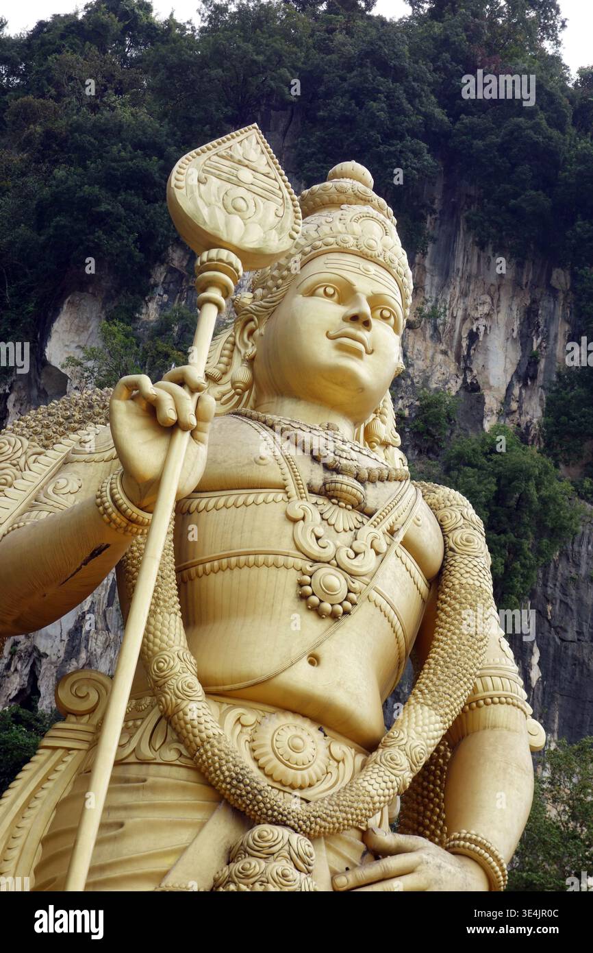 Statue des Hindugottes, Murugan, Batu Caves, Gombak, Selangor, in der Nähe von Kuala Lumpur, Malaysia. Stockfoto
