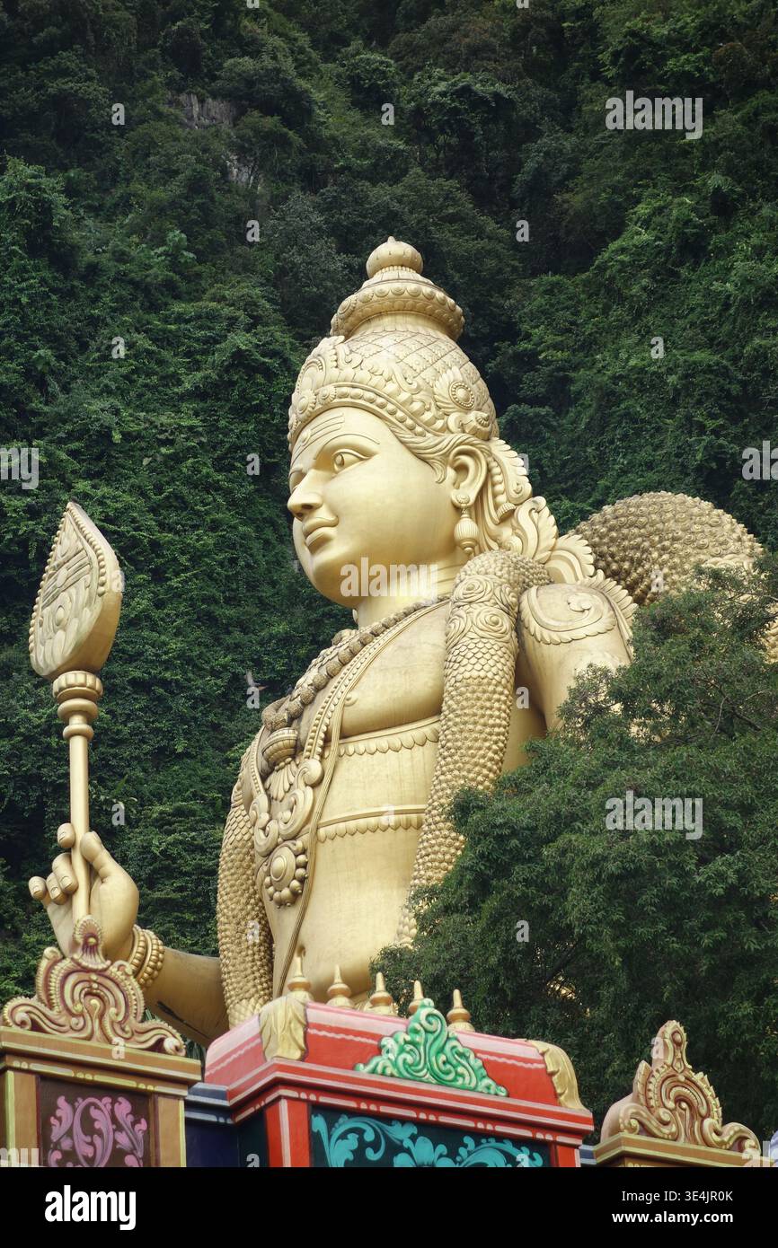 Statue des Hindugottes, Murugan, Batu Caves, Gombak, Selangor, in der Nähe von Kuala Lumpur, Malaysia. Stockfoto