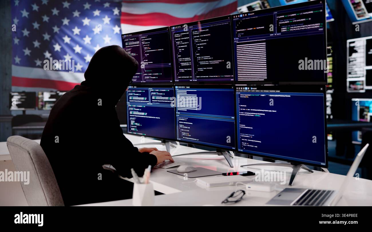 Cybersecurity Expert Coding Vor Dem Hintergrund Der Amerikanischen Flagge Stockfoto