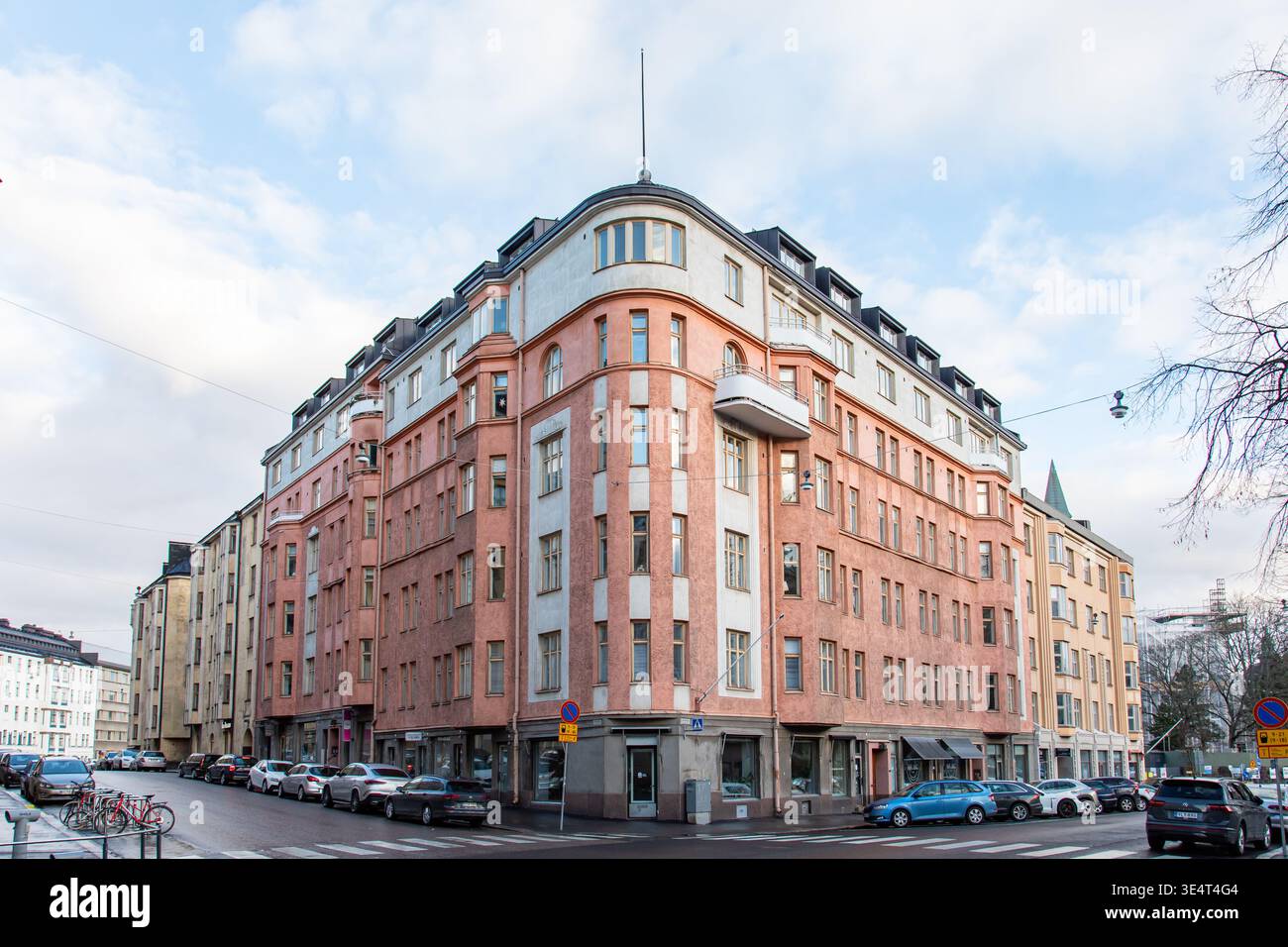 Osakeyhtiö Museokatu 5, 1911 fertiggestelltes Apartmenthaus von Edvard Elenius im Stadtteil Etu-Töölö in Helsinki, Finnland Stockfoto