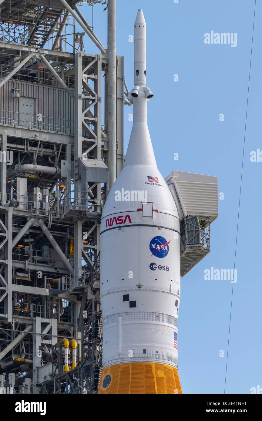 ARTEMIS II sitzt am 29. März 2026 auf der Startrampe LC-39B im Kennedy Space Center. Stockfoto