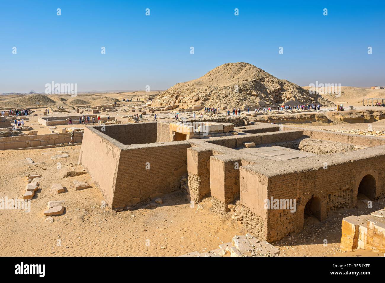 Die antike Unas-Pyramide befindet sich im Djoser-Komplex der Sakkara-Nekropole, etwa 30 Kilometer südlich von Kairo, Ägypten. Stockfoto