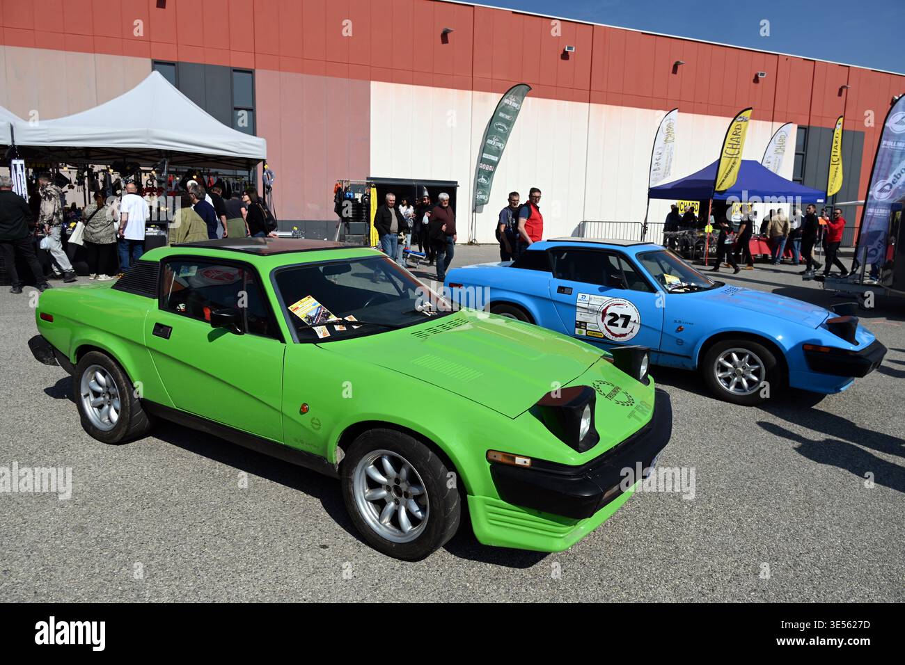 Oldtimer oder Classic Triumph TR8 Sportwagen (1978-1981) auf der Motor Passion Car Show oder Motor Show Avignon France Stockfoto