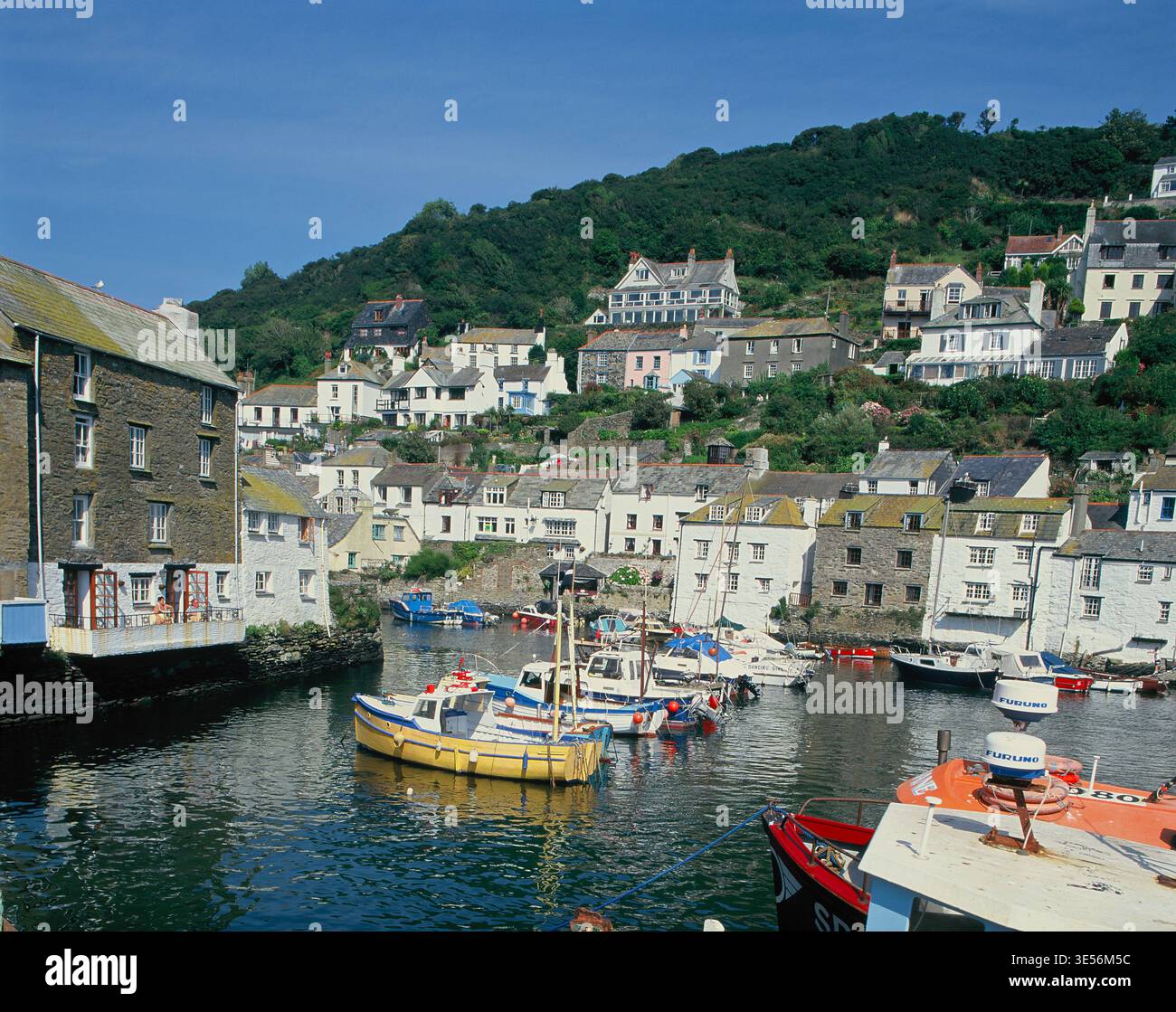 Vereinigtes Königreich. England. Cornwall. Polperro. Hafenszene. Stockfoto