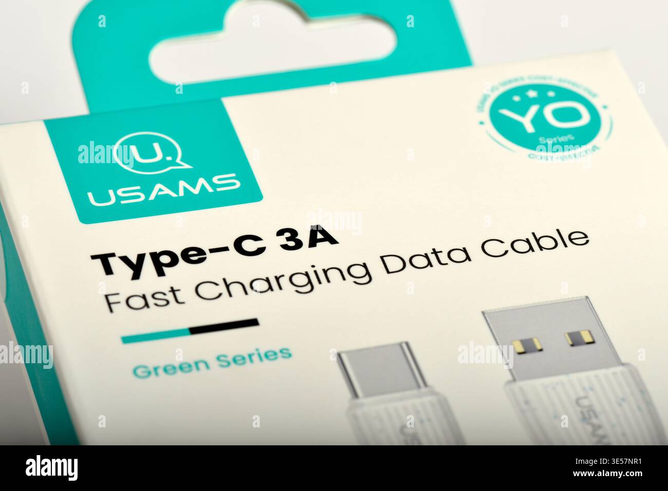 USAMS Typ-C 3A, Gehäuse für schnelles Laden von Datenkabeln, grüne Serie Stockfoto