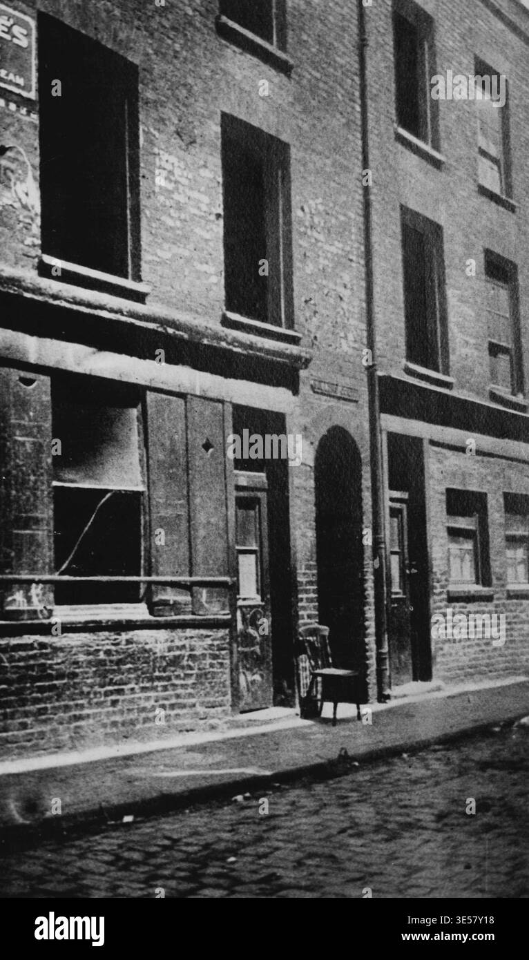 "Millers Court", 1928 abgerissen. Hier in der Gegend von Spitalfields tötete und verstümmelte Jack the Ripper das letzte seiner Opfer Stockfoto