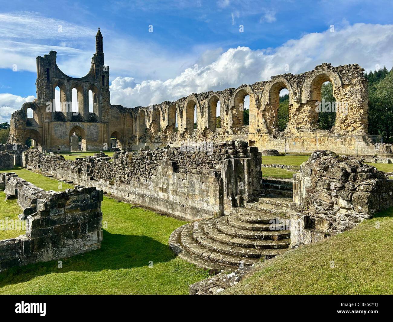 Byland Abbey , eine Ruine Abbey, die von English Heritage verwaltet wird und nicht weit von Helmsley im North Yorkshire Moors National Park liegt. Stockfoto