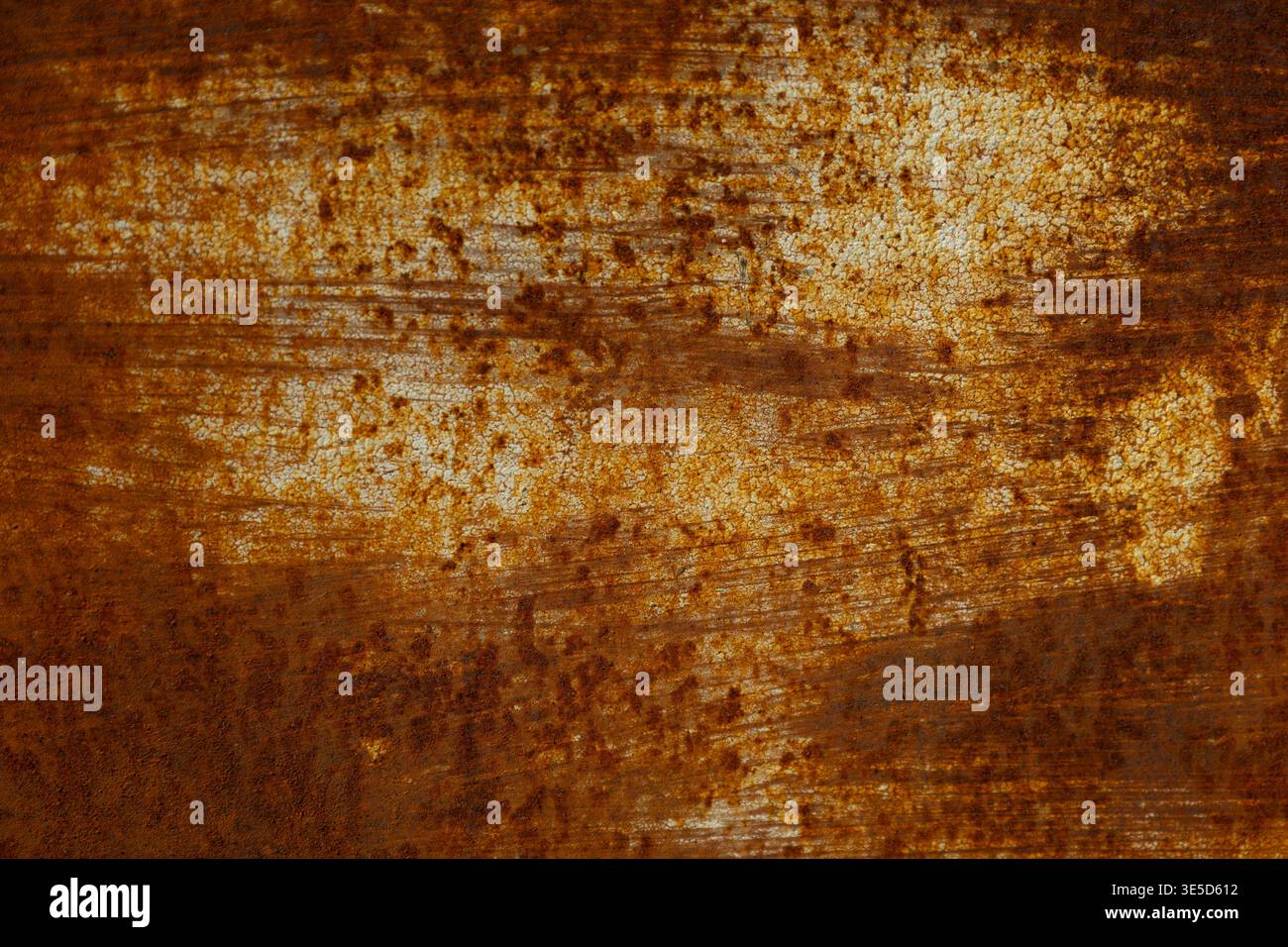 Nahaufnahme oxidierter Stahl mit Korrosion, Rostflecken, Erosion Stockfoto