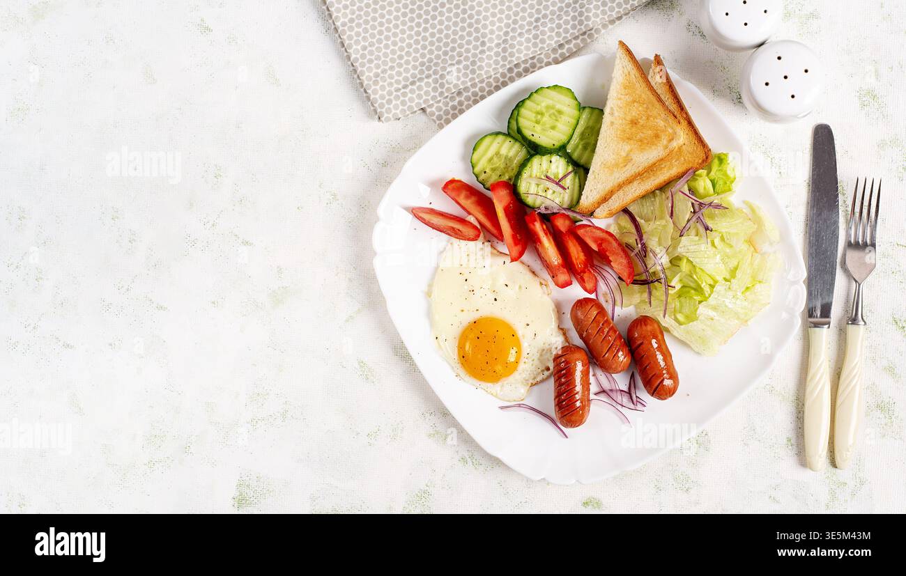 Heller gesunder Frühstücks-Lebensmittel-Hintergrund mit Kopierraum Stockfoto