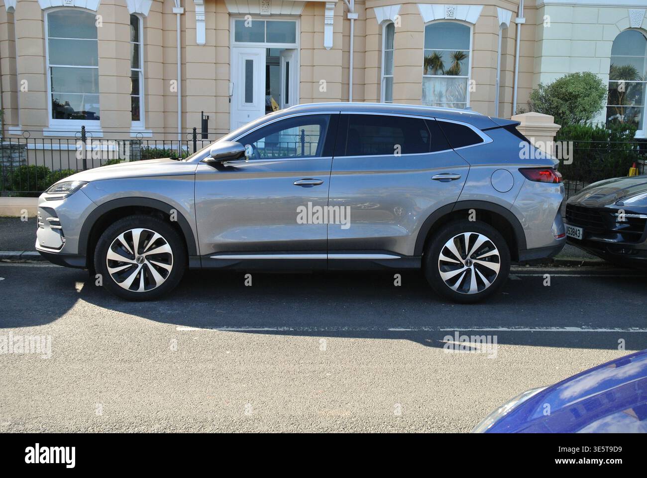 Ein 2026 BYD Seal U DM-i Hybrid-elektrischer SUV in Teignmouth, Devon, England, Großbritannien. Stockfoto