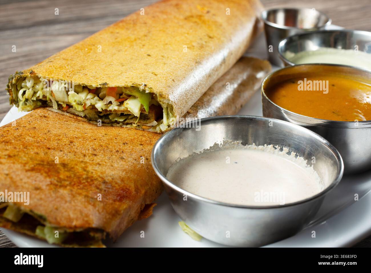 Ein Blick auf ein Minzchutney-Dosa. Stockfoto