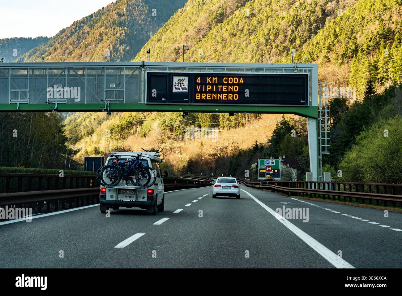 Elegantes Stop And Go Verkehr Bild