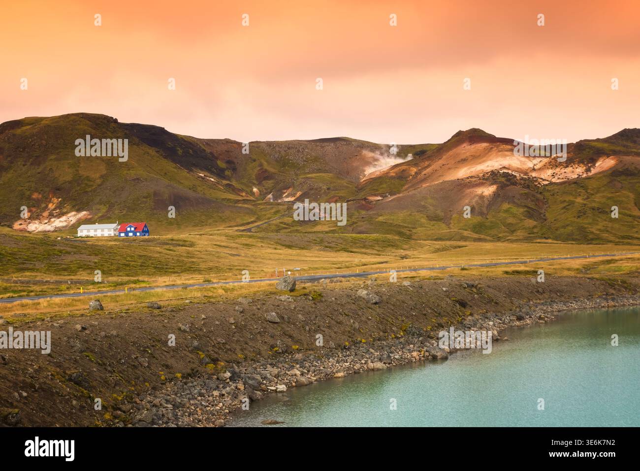 Vulkanische Rhyolit-Berge von Gígvatnsvatn in Island bei Sonnenuntergang Stockfoto