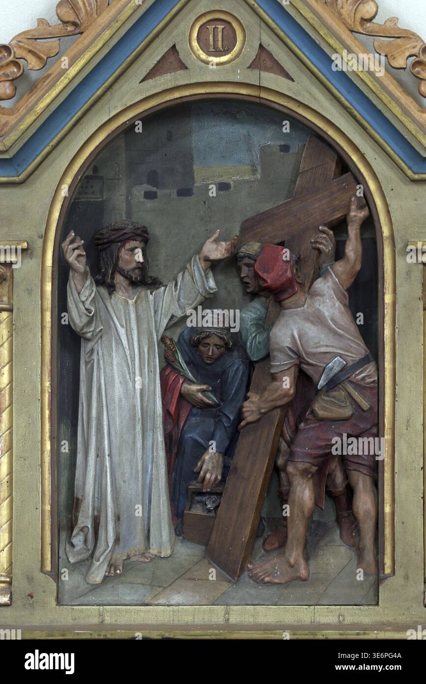 2. Kreuzweg, Jesus ist sein Kreuz gegeben. Stockfoto