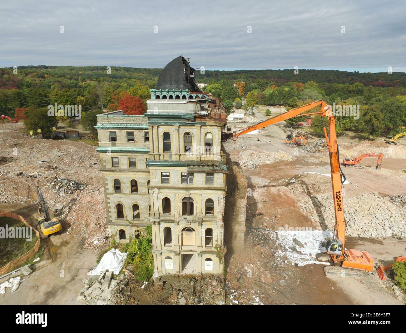 Drohnenansicht des Abbruchs des Greystone Psychiatric Hospital in Morris Plains, New Jersey Stockfoto