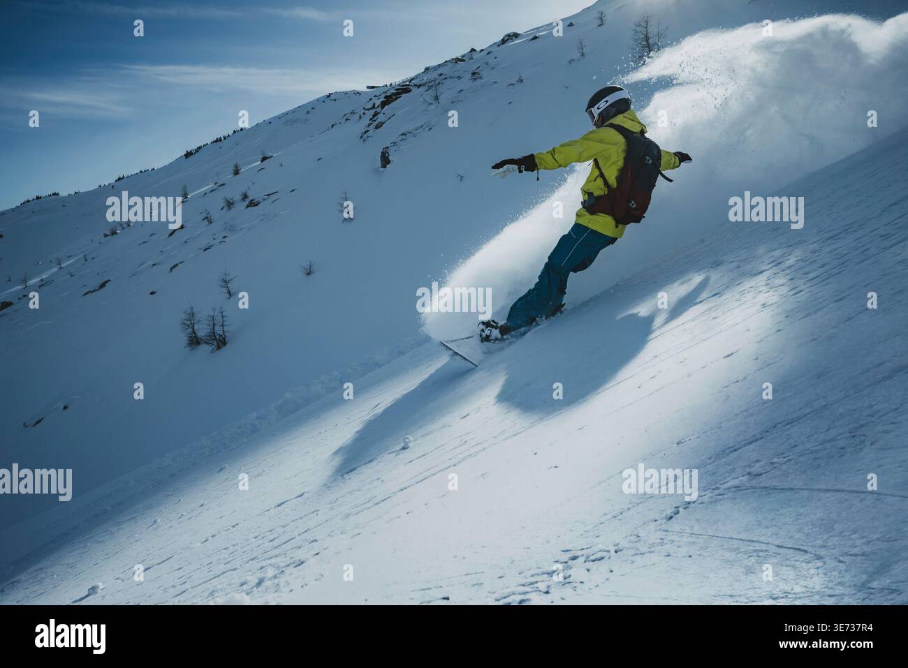 Mann, Snowboarden Stockfoto