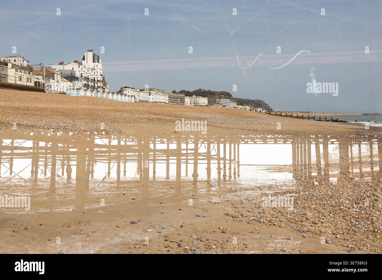 Doppelte Exposition von Hastings Seafront und Pier Stockfoto