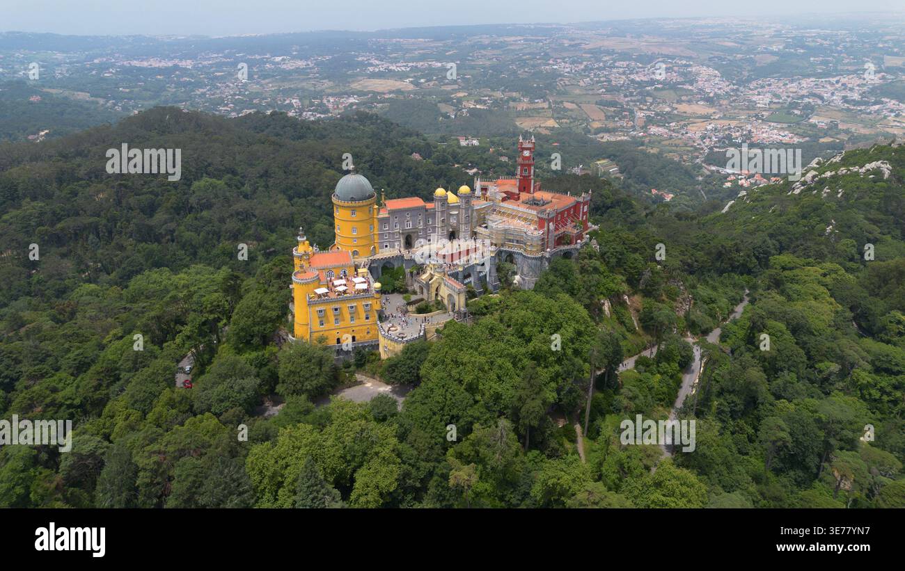 Drohnenfoto Palacio Nacional da Pena Sintra Portugal Europa Stockfoto