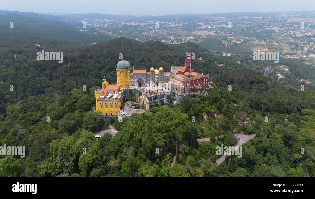 Drohnenfoto Palacio Nacional da Pena Sintra Portugal Europa Stockfoto