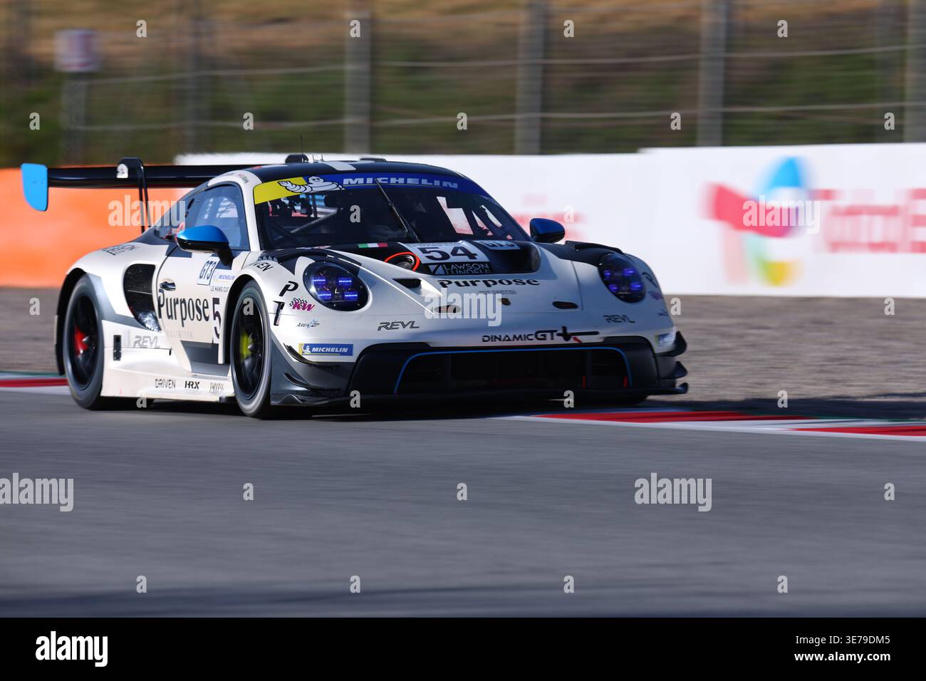 Barcelona, Spanien. April 2026. #54 Porsche 911 GT3 (992) Evo von Reinhold KRAHN (CAN) und Matteo CRESSONI (ITA) (DINAMIC GT) Porsche GT3 Cup Autohof Stockfoto