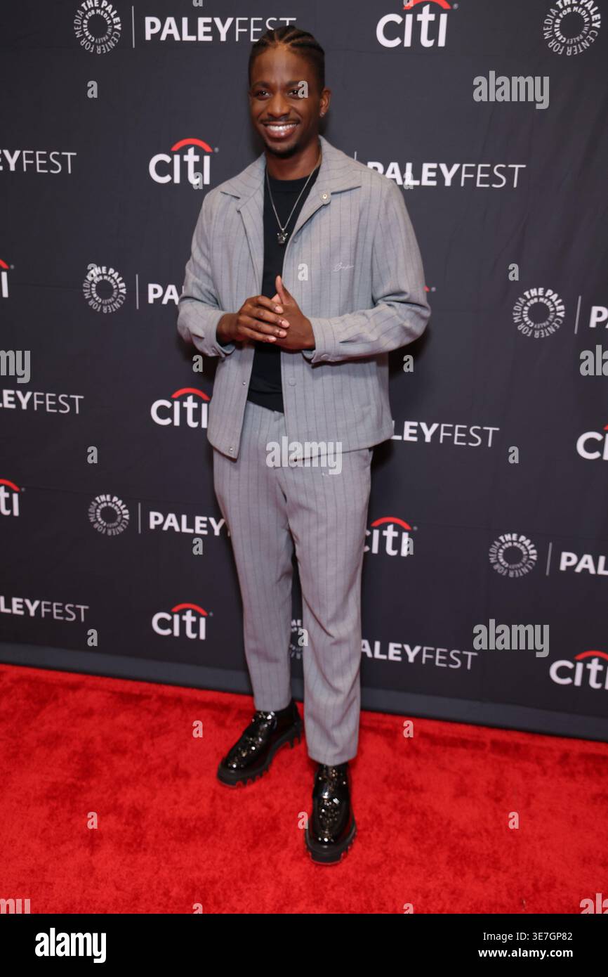HOLLYWOOD, KALIFORNIEN - 10. APRIL: Samuel Arnold nimmt 2026 PaleyFest LA - Netflix's 'Emily in Paris' im Dolby Theatre am 10. April 2026 in Hollywood, Kalifornien Teil Credit: AdMedia Stockfoto