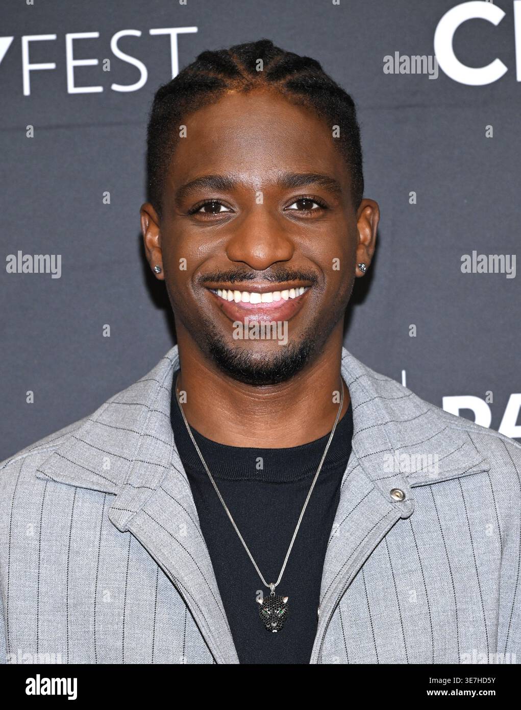 Hollywood, USA. April 2026. Samuel Arnold kam beim PaleyFest LA 2026 im Dolby Theatre am 10. April 2026 in Hollywood, CA. © LISA OConnor/AFF-USA.com Credit: AFF/Alamy Live News bei der „Emily in Paris“-Podiumsdiskussion Stockfoto
