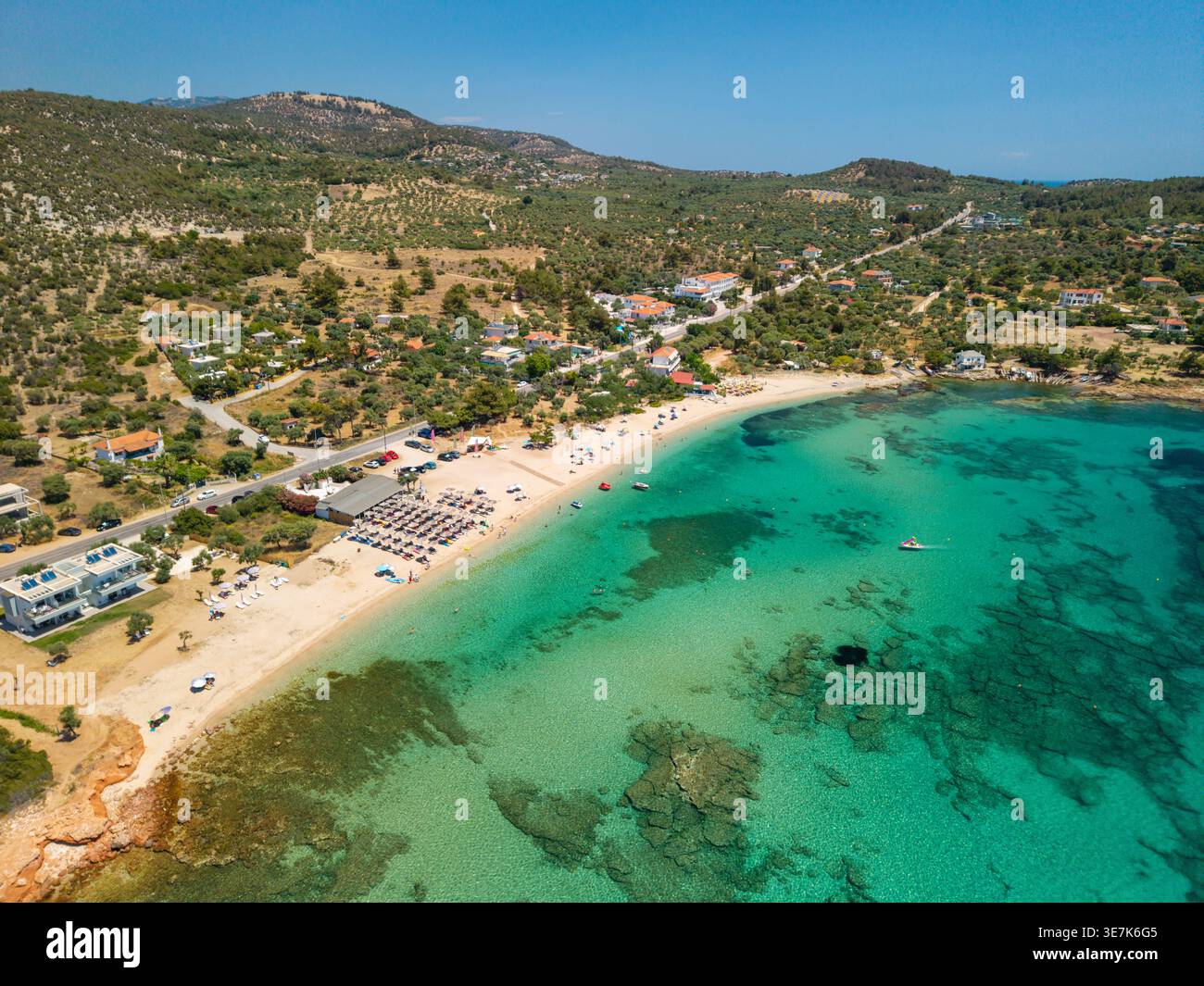 Wunderschöner Marley Beach aus der Luft, Thasos Island, Griechenland Stockfoto