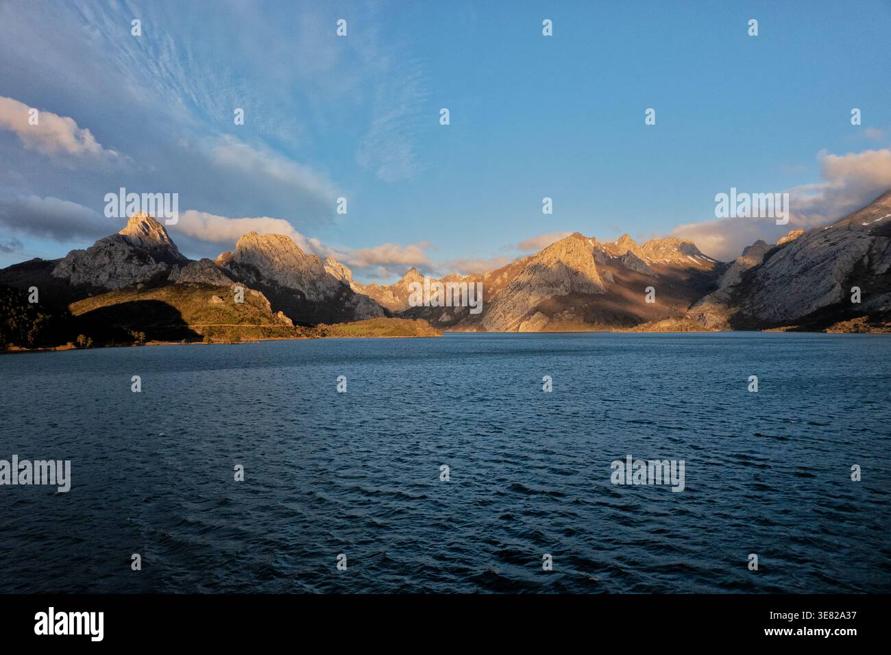Pico Gilbo und die Kantabrischen Berge, Riaño, Kastilien und León, Spanien Stockfoto