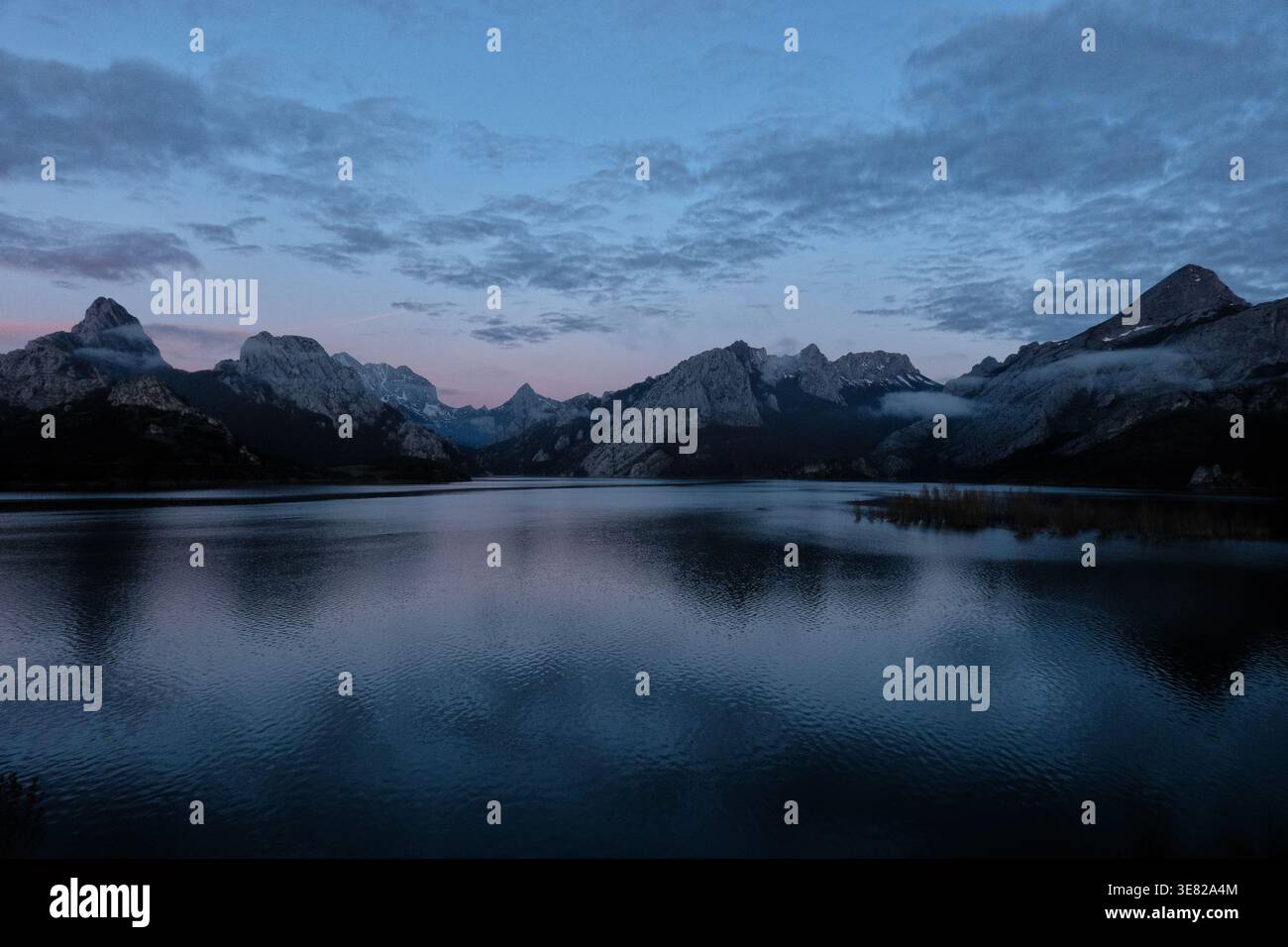 Pico Gilbo und die Kantabrischen Berge, Riaño, Kastilien und León, Spanien Stockfoto