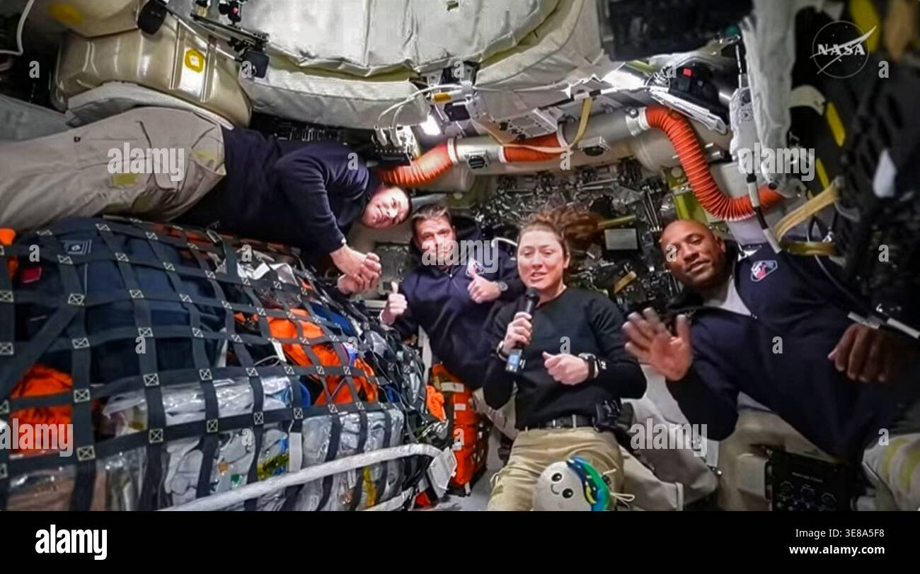 AN BORD von Orion - 2. April 2026 - die Artemis II-Besatzungsmitglieder Jeremy Hansen, Reid Wiseman, Christina Koch und Victor Glover beantworten Fragen von Reportern während der ersten Downlink-Veranstaltung ihrer Mission, fast ein halbes Jahrhundert nach den Apollo-Missionen zum Mond zurückzukehren - Foto: Geopix/NASA Stockfoto
