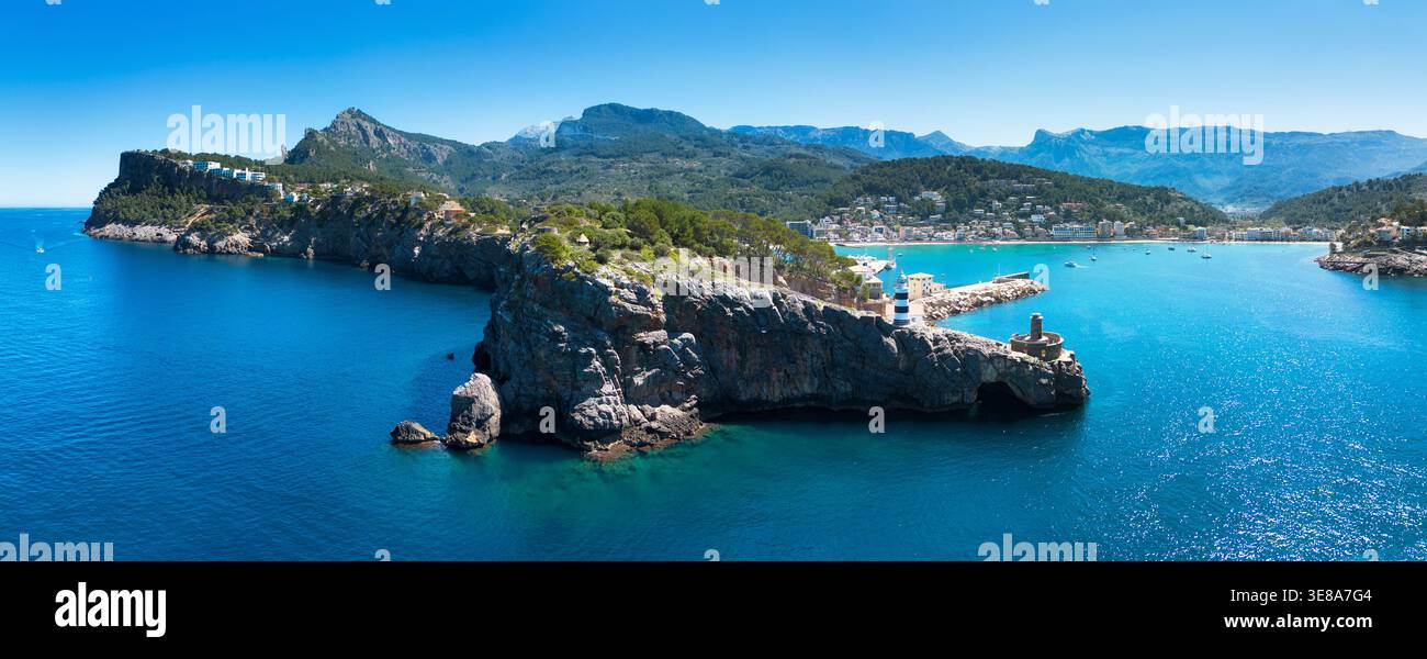 Panorama der Stadt auf Mallorca - Port de Soller mit schönem Strand, Spanien Stockfoto
