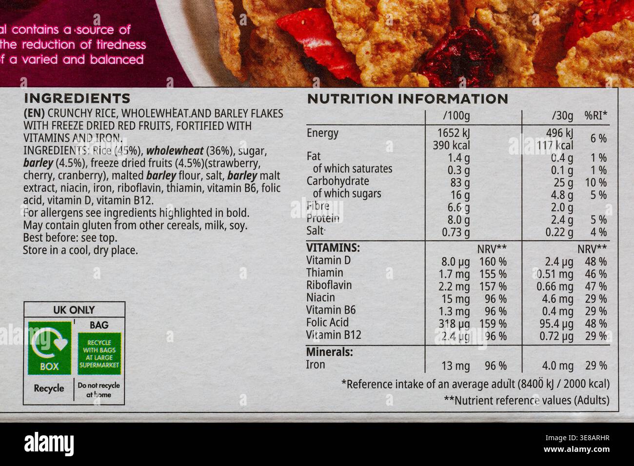 Nährwertangaben Referenz-Angaben zur Kennzeichnung der Aufnahme und Auflistung der Zutaten auf der Packung Kellogg's Special K Red Beries Cerealien Stockfoto