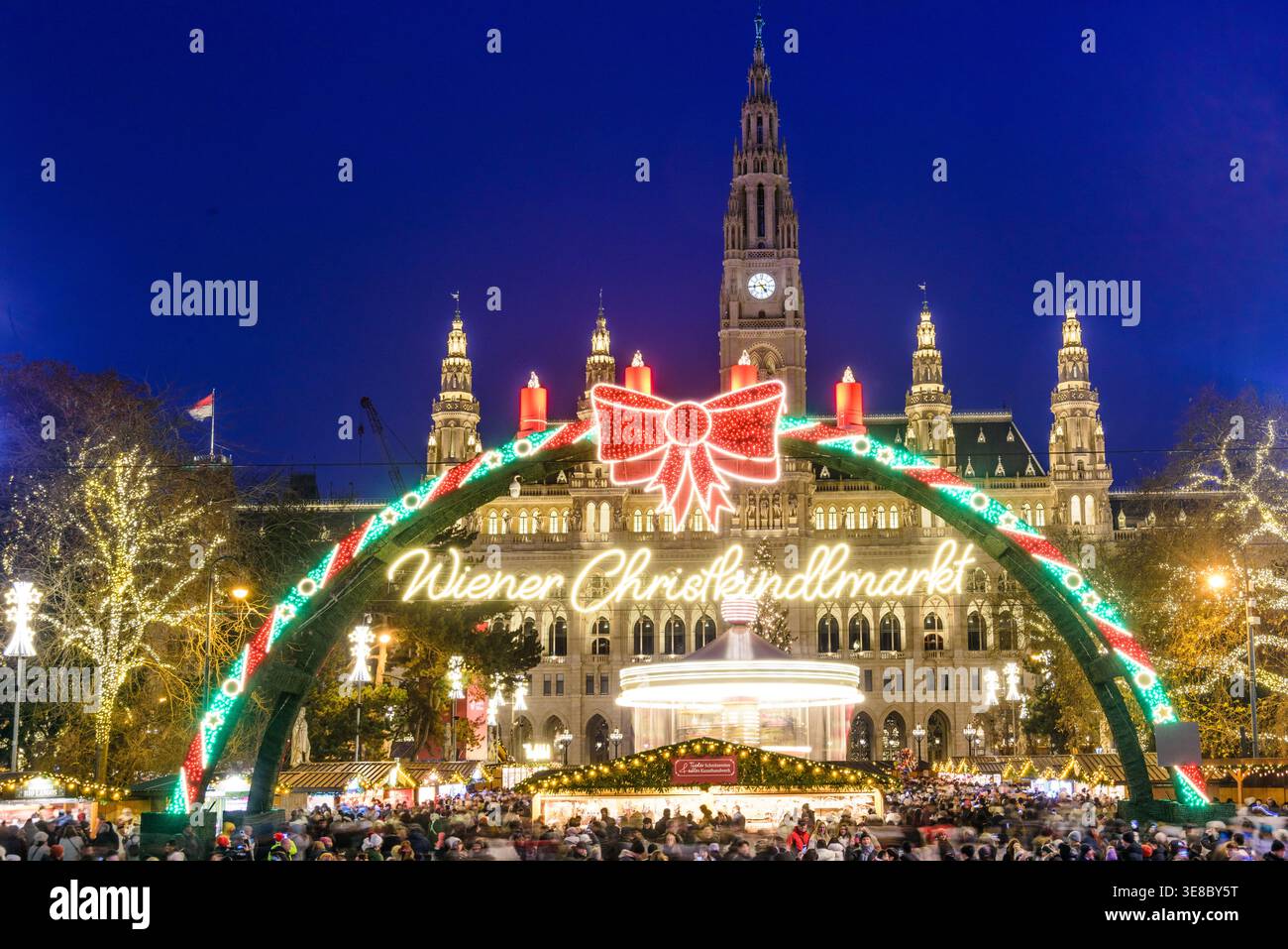 Wien, Rathausplatz, Weihnachtsmarkt // Wien, Weihnachtsmarkt am Rathausplatz Stockfoto