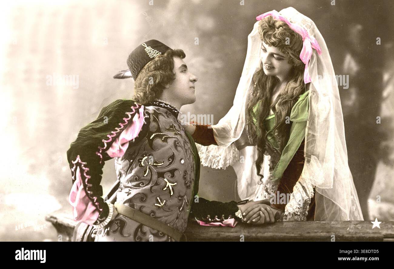 Deux Comediens Interpretant 'Romeo et Juliette' dans la piece du meme nom de William Shakespeare - carte postale 1905 Stockfoto