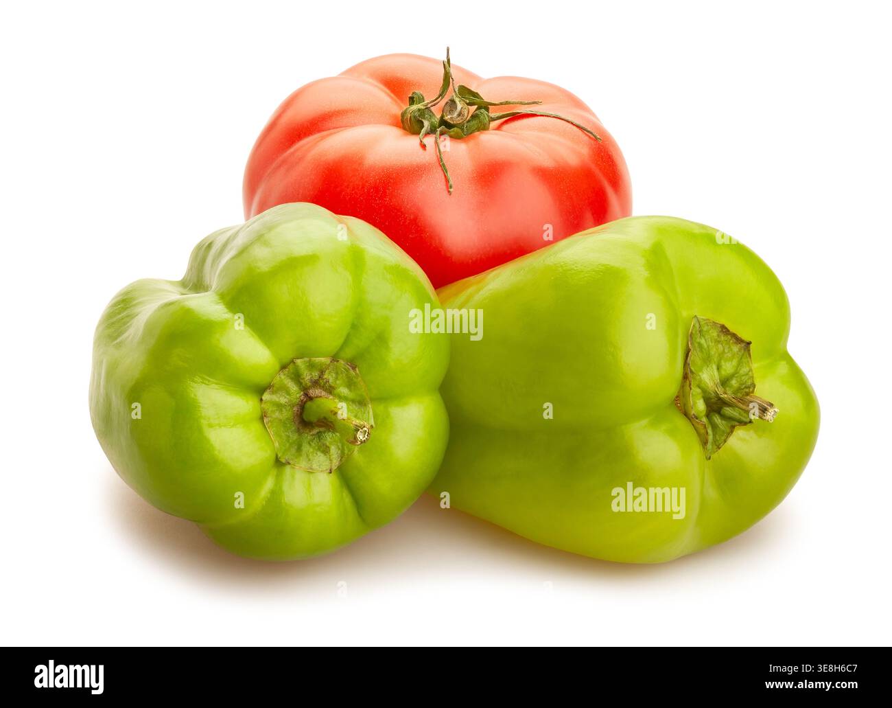 Grüner Pfeffer, Tomatenmischung, isoliert auf weiß Stockfoto