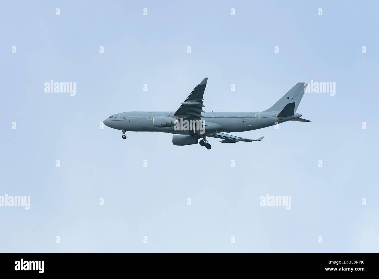 RAF Airbus A330 Voyager KC2 Flugzeug fliegt über Troon auf dem Anflug zum Flughafen Glasgow Prestwick, South Ayrshire, Schottland, Vereinigtes Königreich Stockfoto