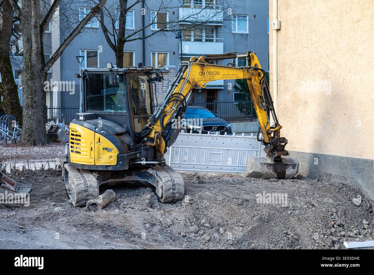 Minibagger Yanmar ViO57 in Perustie 7 im Bezirk Munkkiniemi in Helsinki, Finnland Stockfoto